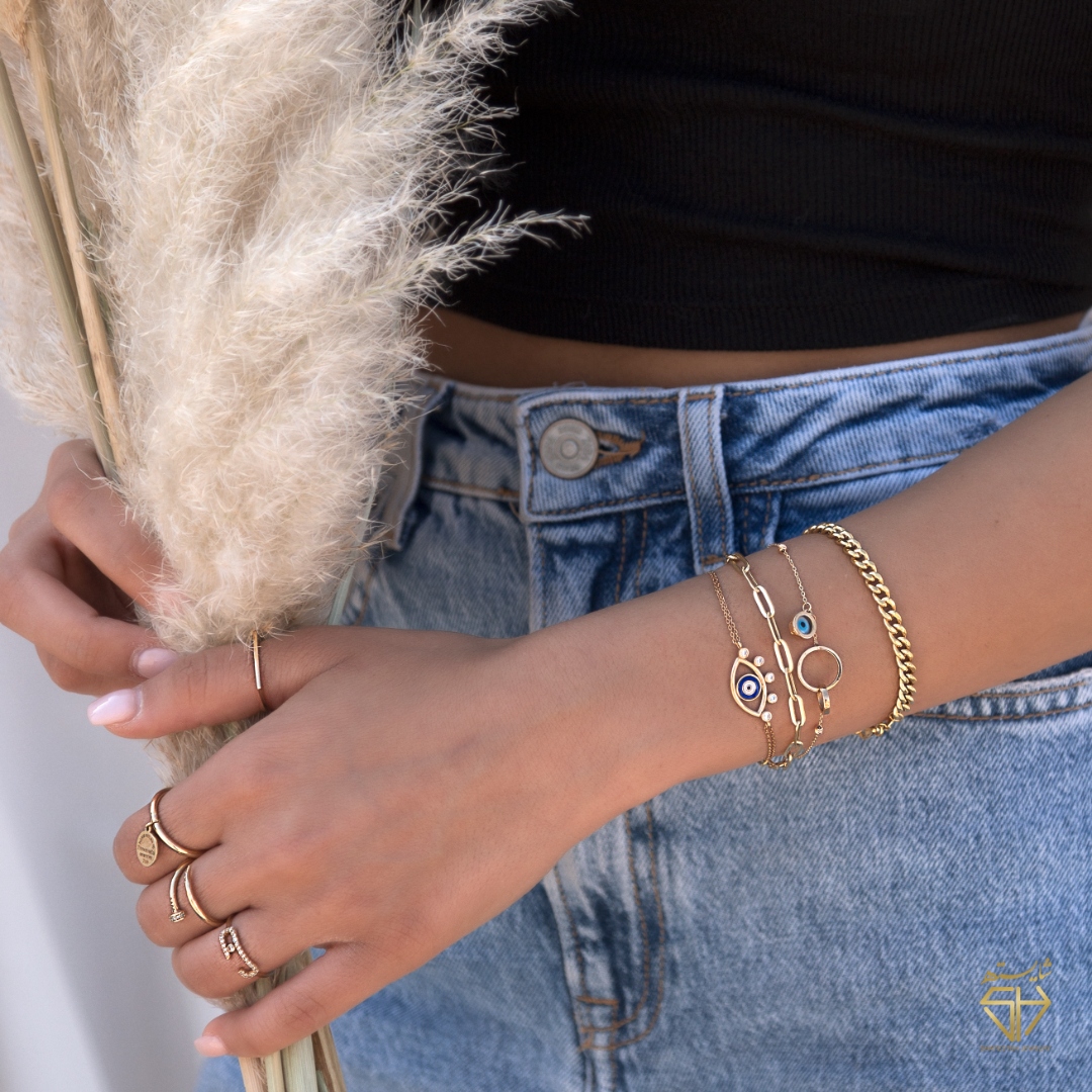 گردنبند و آویز